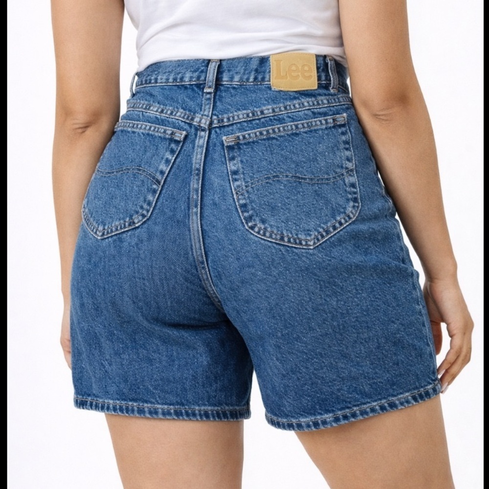 Vintage LEE High‎ Waisted “Mom” Med Wash Denim 100% Cotton Jorts Shorts Size 36